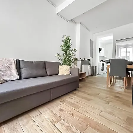 La Maison Peinte Par Eugene Delacroix - Netflix كامبراي