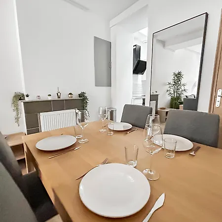 بيت للعطل La Maison Peinte Par Eugene Delacroix - Netflix *