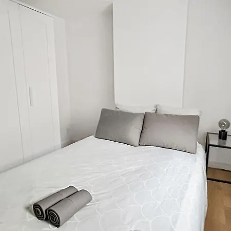 La Maison Peinte Par Eugene Delacroix - Netflix *