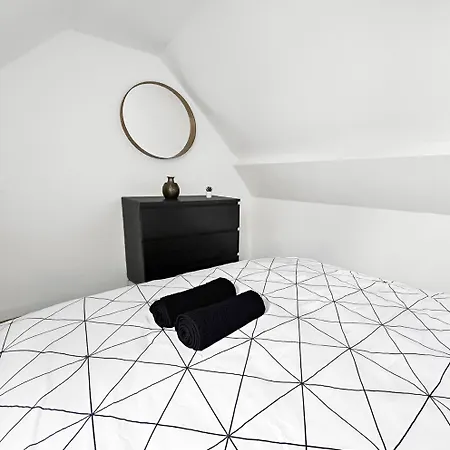 La Maison Peinte Par Eugene Delacroix - Netflix بيت للعطل