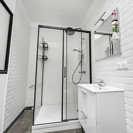 La Maison Peinte Par Eugene Delacroix - Netflix